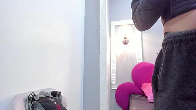 Bonniie 22 online show from December 2025 07:53:02 PM