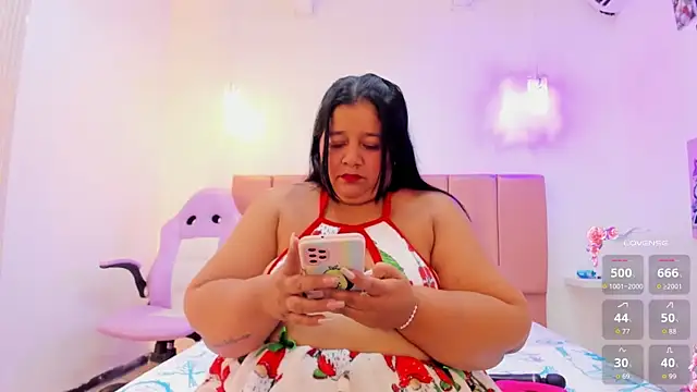 LunaaSweett online show from December 2025 08:38:01 PM