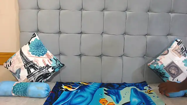 ChocolateClit online show from November 2025 04:28:02 PM