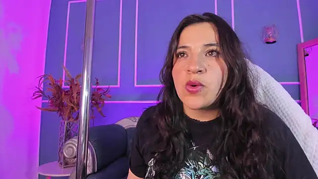 TaraTaylorr online show from October 2025 02:17:01 AM