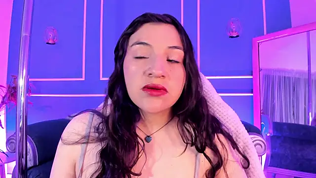 TaraTaylorr online show from December 2025 03:02:01 AM