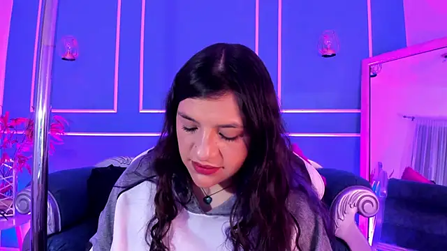 TaraTaylorr online show from December 2025 03:02:02 AM