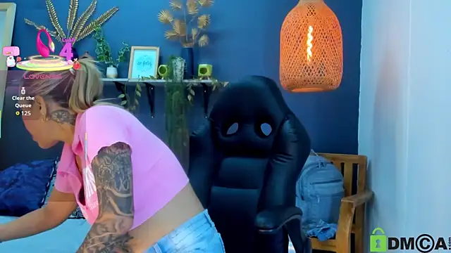 yessila parker online show from November 2025 02:31:02 AM