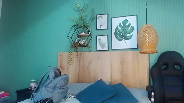 Snapshot of yessila_parker chatting on December 2025 04:48:02 PM yessila parker online show from December 2025 04:48:02 PM