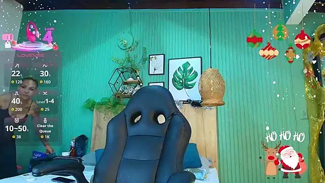 Snapshot of yessila_parker chatting on December 2025 04:58:02 PM yessila parker online show from December 2025 04:58:02 PM