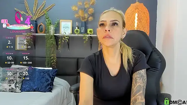 Snapshot of yessila_parker chatting on January 2026 10:41:02 AM yessila parker online show from January 2026 10:41:02 AM