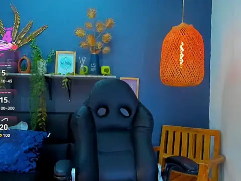 Snapshot of yessila_parker chatting on February 2026 11:48:01 AM yessila parker online show from February 2026 11:48:01 AM