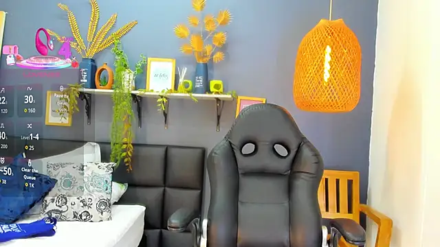 Snapshot of yessila_parker chatting on February 2026 10:19:01 AM yessila parker online show from February 2026 10:19:01 AM