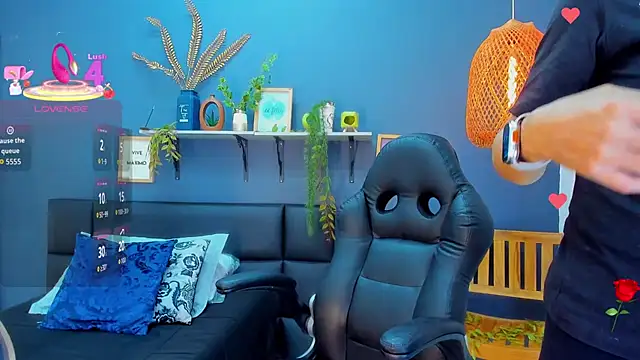 Snapshot of yessila_parker chatting on February 2026 10:12:01 AM yessila parker online show from February 2026 10:12:01 AM