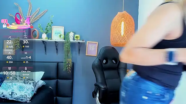 Snapshot of yessila_parker chatting on February 2026 10:03:02 AM yessila parker online show from February 2026 10:03:02 AM