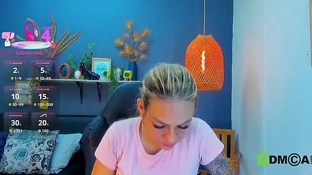 Snapshot of yessila_parker chatting on March 2026 09:28:01 AM yessila parker online show from March 2026 09:28:01 AM