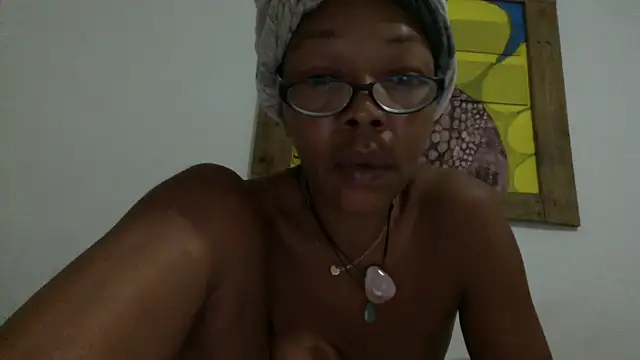 Snapshot of Ladyzee25 chatting on September 2025 02:46:02 AM Ladyzee25 online show from September 2025 02:46:02 AM