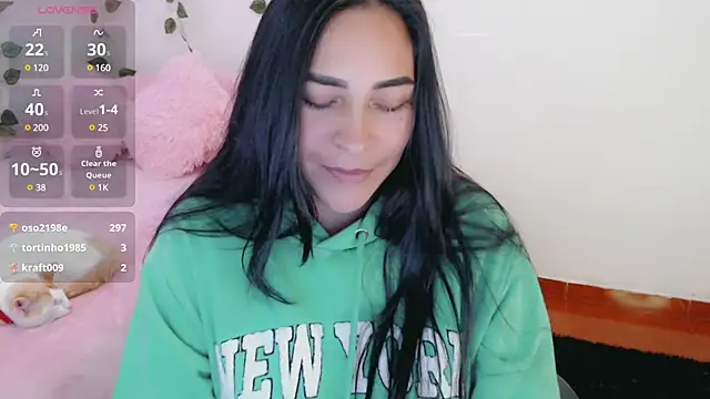 Snapshot of luna_lgomez_ chatting on March 2025 02:23:01 PM luna lgomez  online show from March 2025 02:23:01 PM