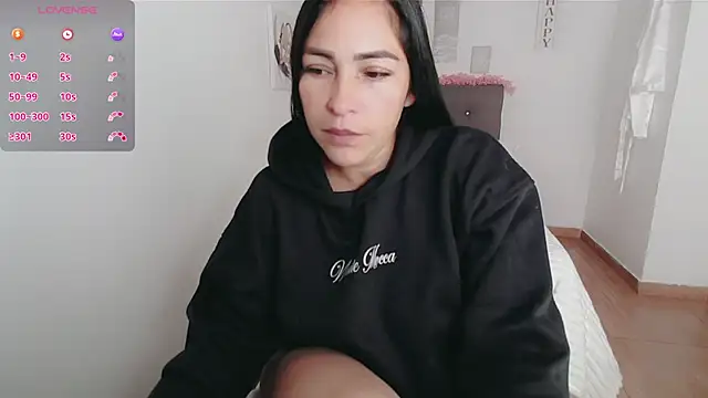 Snapshot of luna_lgomez_ chatting on October 2025 12:05:01 PM luna lgomez  online show from October 2025 12:05:01 PM