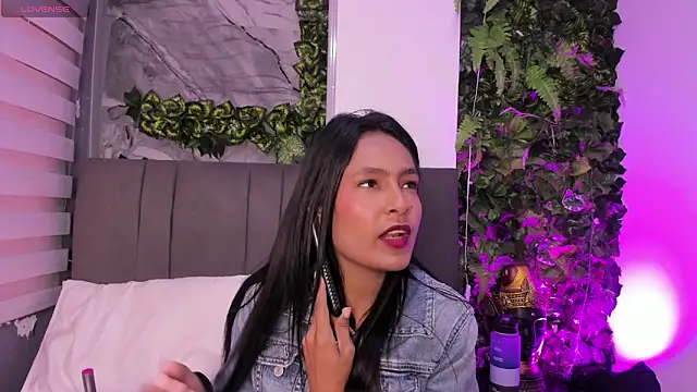 Snapshot of Fernanda_liie_ chatting on November 2025 12:48:02 PM Fernanda liie online show from November 2025 12:48:02 PM