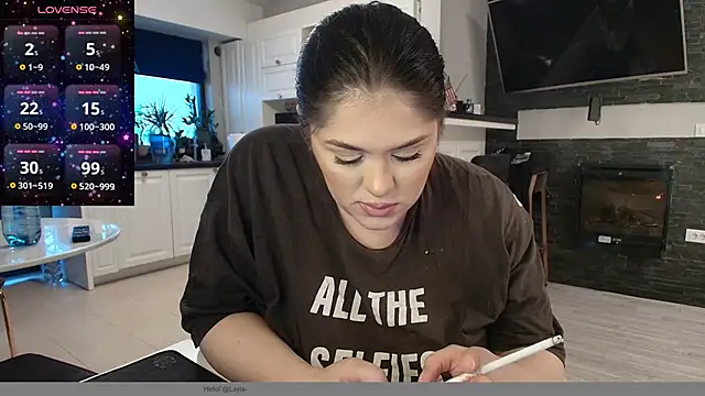 Layla- online show from December 2024 11:41:01 AM