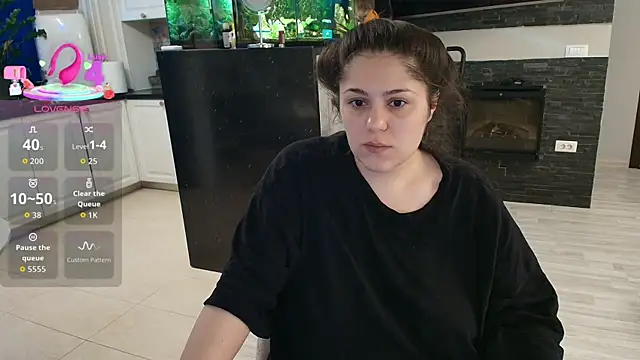 Snapshot of Layla- chatting on April 2026 09:41:02 AM Layla- online show from April 2026 09:41:02 AM