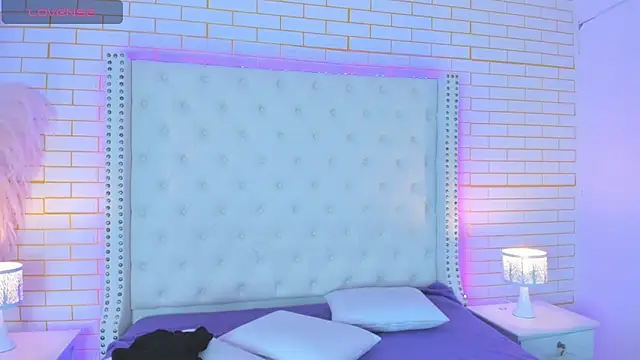 Emilly wilson  online show from October 2025 11:53:01 AM