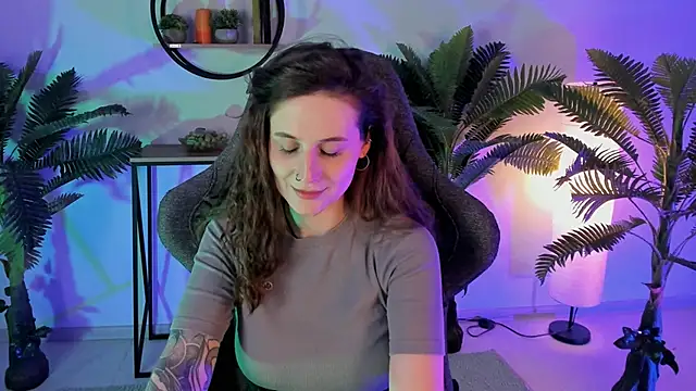 Snapshot of OliviaMcClean chatting on March 2025 08:48:02 PM OliviaMcClean online show from March 2025 08:48:02 PM