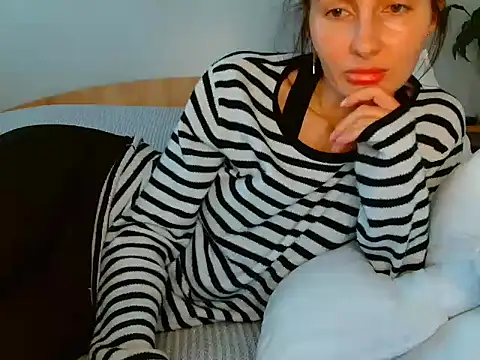 Irina9793 online show from May 2026 09:03:02 AM