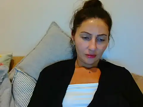 Irina9793 online show from July 2026 07:43:01 PM