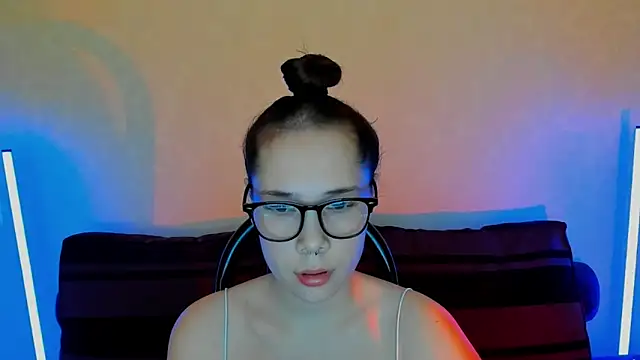 Snapshot of LilKittens chatting on March 2025 02:12:02 PM LilKittens online show from March 2025 02:12:02 PM