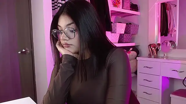 Snapshot of _Camilaaa_ chatting on September 2025 05:50:01 AM Camilaaa online show from September 2025 05:50:01 AM