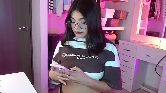 Snapshot of _Camilaaa_ chatting on September 2025 12:52:01 PM Camilaaa online show from September 2025 12:52:01 PM