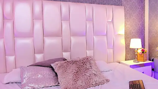 ArianaaGrace online show from March 2025 06:01:02 PM