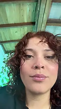 LiraSonnett online show from December 2025 09:09:02 PM