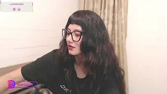 Laury uri online show from March 2026 01:01:01 AM