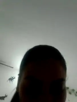 Snapshot of Ehilyn chatting on November 2025 10:42:02 PM Ehilyn online show from November 2025 10:42:02 PM