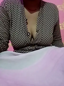 Snapshot of Beautiful_Puja chatting on March 2025 12:18:02 AM Beautiful Puja online show from March 2025 12:18:02 AM