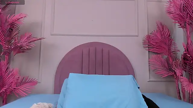 Hanaahquinn online show from November 2025 11:42:02 AM