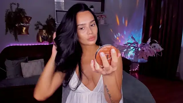 Snapshot of DanaSincere chatting on May 2026 03:57:01 AM DanaSincere online show from May 2026 03:57:01 AM