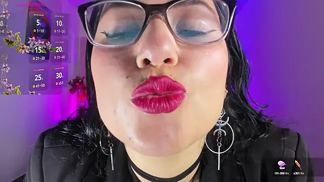 Snapshot of tamara_rouse1 chatting on October 2025 04:32:01 AM tamara rouse1 online show from October 2025 04:32:01 AM