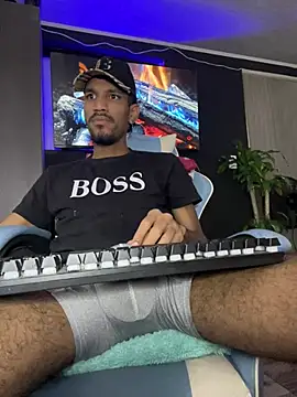 Snapshot of Miguel_bigcock chatting on March 2025 04:50:02 PM Miguel bigcock online show from March 2025 04:50:02 PM