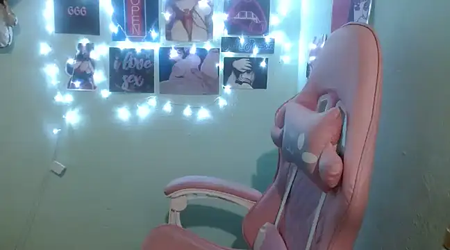 Snapshot of Sali_Poison chatting on March 2025 10:39:02 PM Sali Poison online show from March 2025 10:39:02 PM