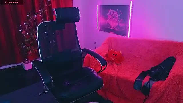 Miss Alice Silver online show from May 2026 04:34:01 PM