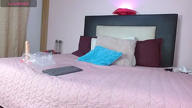 Snapshot of LorenaJoness chatting on November 2025 02:44:01 PM LorenaJoness online show from November 2025 02:44:01 PM