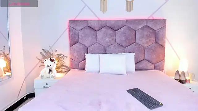 Snapshot of aurora_collinss_ chatting on February 2026 12:21:01 PM aurora collinss online show from February 2026 12:21:01 PM