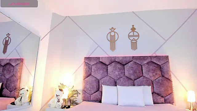 Snapshot of aurora_collinss_ chatting on February 2026 12:46:02 PM aurora collinss online show from February 2026 12:46:02 PM