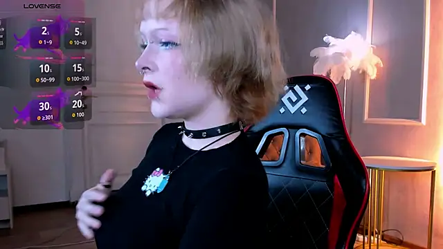 NicoleFlloret online show from October 2025 01:42:02 PM