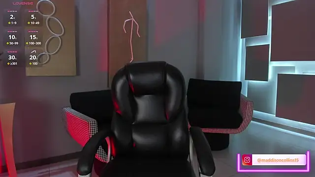 Snapshot of MaddisonCollins chatting on February 2026 11:17:01 AM MaddisonCollins online show from February 2026 11:17:01 AM