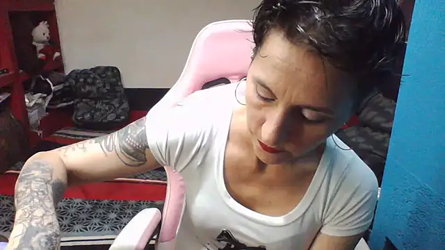 gatitahot-silvy online show from July 2026 07:23:01 PM