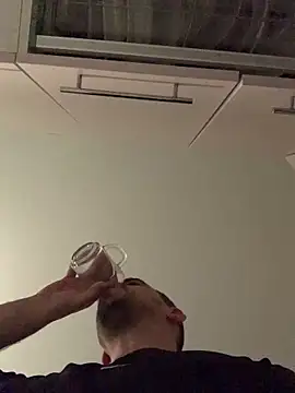 Snapshot of Maxpeins chatting on February 2026 11:50:02 PM Maxpeins online show from February 2026 11:50:02 PM