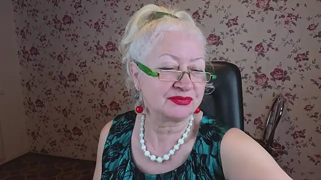 Maya Mayflower online show from December 2025 04:06:01 AM