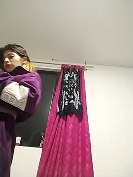 KratosAfroditacs online show from December 2025 04:30:02 AM