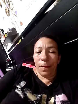 Snapshot of Antonela45 chatting on May 2026 01:03:01 AM Antonela45 online show from May 2026 01:03:01 AM