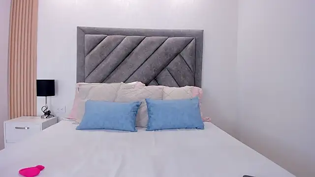 sweetandyy  online show from July 2026 02:56:02 PM